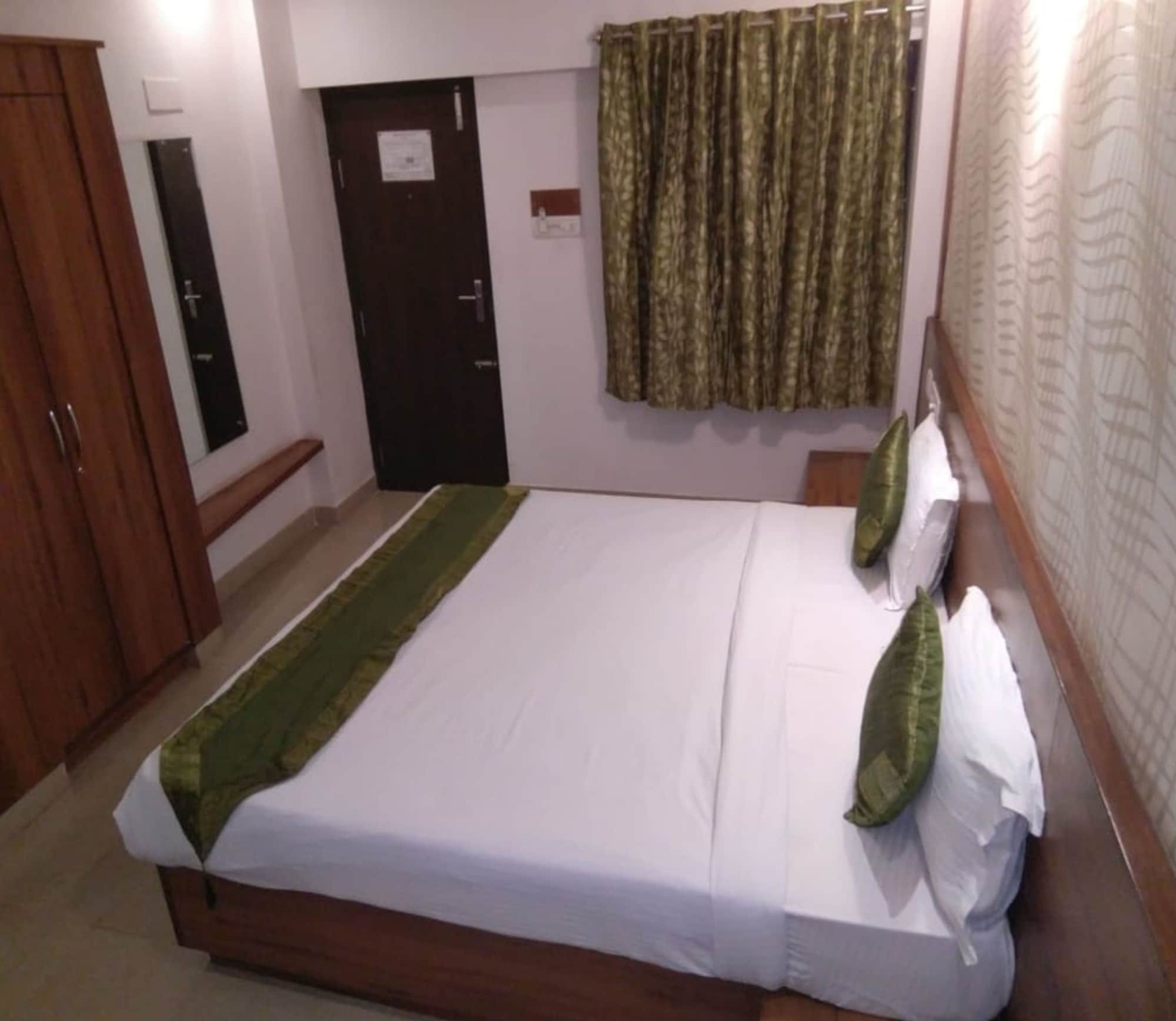 Oyo 14163 Comforts Inn Mangalore Exterior photo